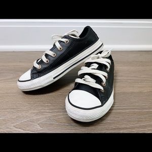 CONVERSE | KID’S CHUCK TAYLOR ALL STAR GENUINE LEATHER OX FASHION SNEAKER SHOE